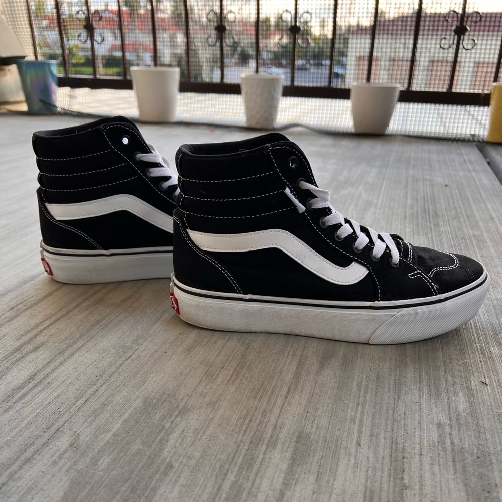 Vans SK8 hi black and white
